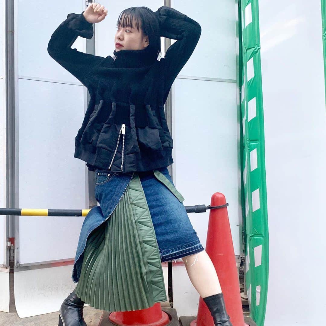 MIDWEST TOKYO WOMENさんのインスタグラム写真 - (MIDWEST TOKYO WOMENInstagram)「. sacai 19aw collection . ・MA-1 KNIT PULLOVER ・DENIM SKIRT . . #sacai  #midwest_tw  #midwest_official」8月31日 20時05分 - midwest_tw