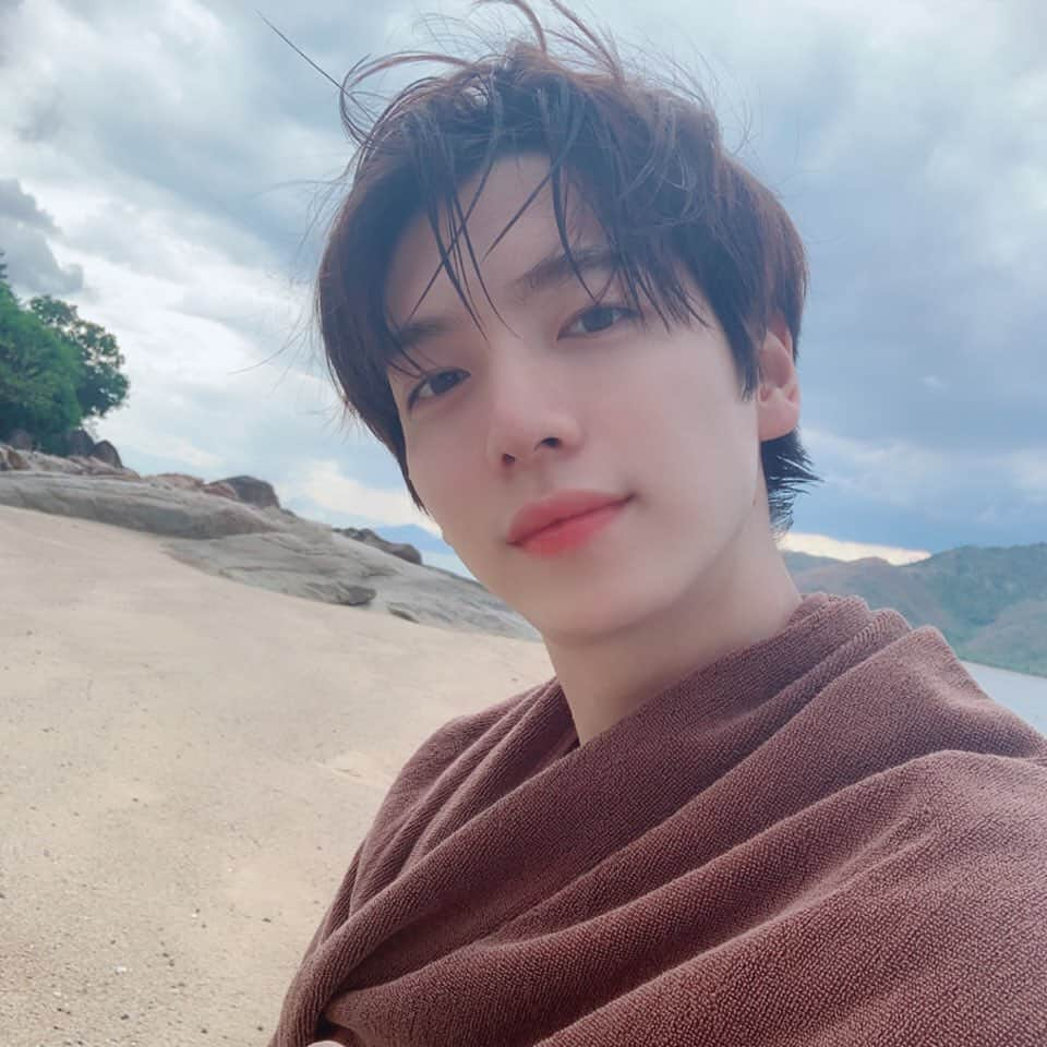 IN2ITさんのインスタグラム写真 - (IN2ITInstagram)「앨범정리~~🏖 ㅤㅤ #인투잇 #인투유 #현욱 #사진 #정리중 #IN2IT #Hyunuk #IloveU #ImissU #In2U」8月31日 20時15分 - official_in2it