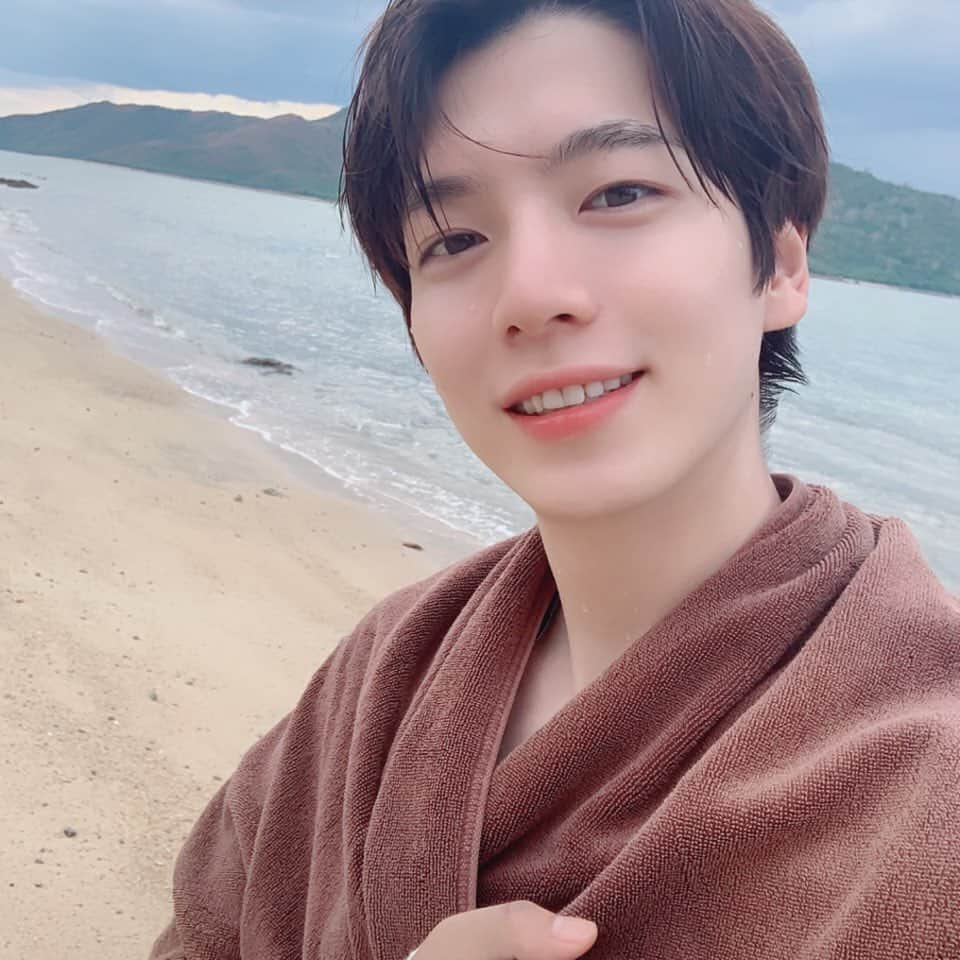 IN2ITさんのインスタグラム写真 - (IN2ITInstagram)「앨범정리~~🏖 ㅤㅤ #인투잇 #인투유 #현욱 #사진 #정리중 #IN2IT #Hyunuk #IloveU #ImissU #In2U」8月31日 20時15分 - official_in2it