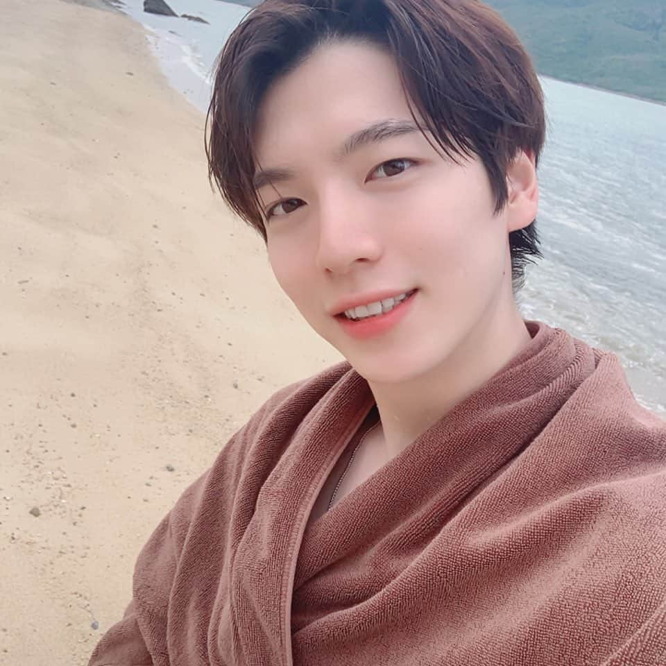 IN2ITさんのインスタグラム写真 - (IN2ITInstagram)「앨범정리~~🏖 ㅤㅤ #인투잇 #인투유 #현욱 #사진 #정리중 #IN2IT #Hyunuk #IloveU #ImissU #In2U」8月31日 20時15分 - official_in2it