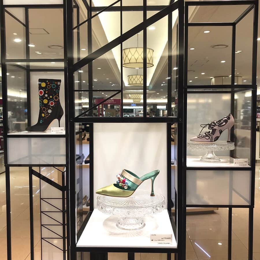 HANKYU.MODEさんのインスタグラム写真 - (HANKYU.MODEInstagram)「HANKYU FASHION WEEKS AUTUMN 2019 “HISTORICAL MUSEUM” At 4F Shoes Gallery Hankyu #HANKYUMODE #umedahankyu #阪急うめだ本店 #うめだ阪急 #阪急百貨店 #osaka #umeda #mode #shoes #shoesgallery #manoloblahnik」8月31日 20時15分 - hankyumode