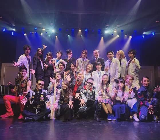 のインスタグラム：「舞台『YES I AM...』集合写真📸✨ . 2枚目はスタッフさんも入って🤗✨ . やはりみんなで一致団結して作り上げる舞台。。。 大好きです❤️ . また大阪でお仕事が出来ることを願いつつ、9月の舞台稽古頑張ります✨ . 観に来て頂いた皆様そして共演してくださった皆様スタッフの皆様、本当にありがとうございましたー💕 . #YES_I_AM #yesiam #大阪 #osaka #杏さゆり #SayuriAnzu」
