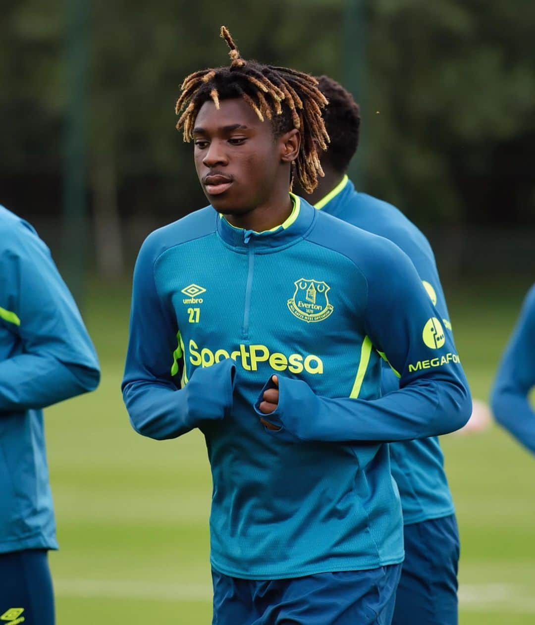 エヴァートンFCさんのインスタグラム写真 - (エヴァートンFCInstagram)「Team spirit: 💯 • • • #everton #blues #toffees #efc #training #evewol #wolves #premierleague #pl」8月31日 20時15分 - everton