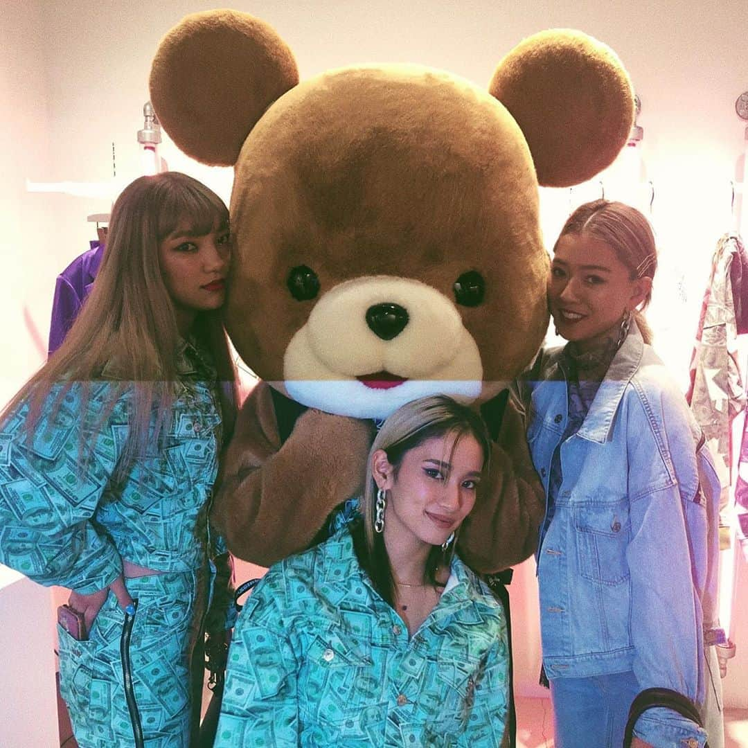 須田アンナさんのインスタグラム写真 - (須田アンナInstagram)「. 💸Xgirly💸Congrats❤️🧸 ユリノちゃんが作ったアイテムが どれも可愛くてヘビロテしそうです🐣 みんなも沢山着てねっ！ メンズも着れるよっ！ #Xgirly #YURINO」8月31日 20時20分 - annastagram.official