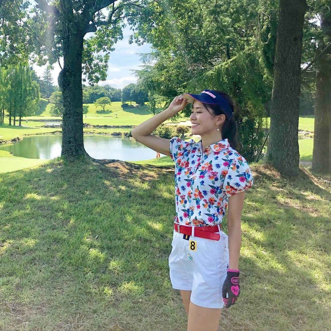 佐野真彩さんのインスタグラム写真 - (佐野真彩Instagram)「8月最後の週末はゴルフ⛳️ 4月からゴルフする機会が増えて、私の中のゴルフ熱がヒートアップしてます☺️ 楽しい〜〜🥰🥰 . . @sanomayacup いよいよ来週9/6開催だよ🧸 皆さんとラウンド出来るのを楽しみにしてます！ 質問にありましたが、100ギリしてないと駄目とかないから安心してください🤣 . . #golf #ゴルフ #ゴルフウェア #サニーフィールド #summer #サノマヤゴルフ」8月31日 20時28分 - sano.maya