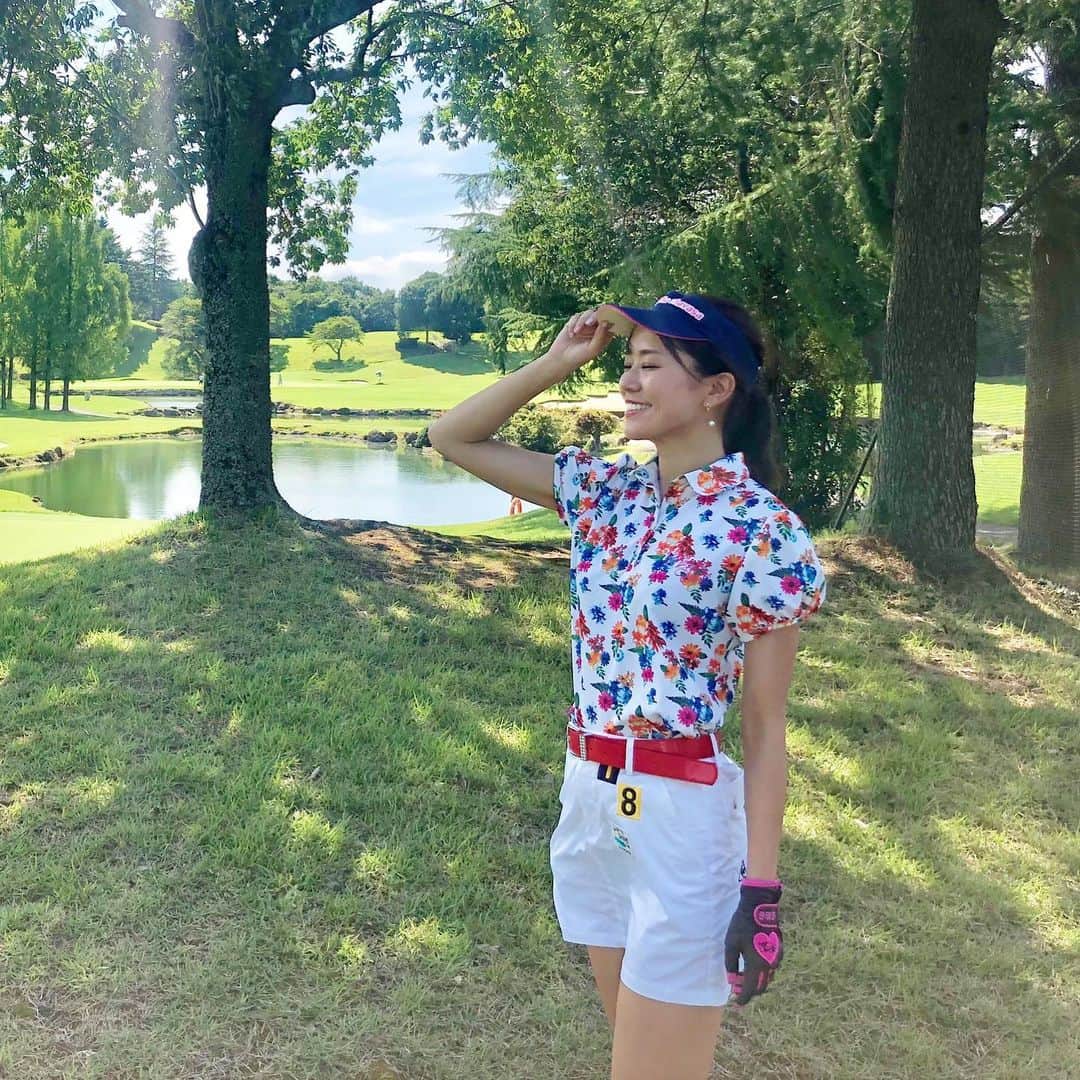 のインスタグラム：「8月最後の週末はゴルフ⛳️ 4月からゴルフする機会が増えて、私の中のゴルフ熱がヒートアップしてます☺️ 楽しい〜〜🥰🥰 . . @sanomayacup いよいよ来週9/6開催だよ🧸 皆さんとラウンド出来るのを楽しみにしてます！ 質問にありましたが、100ギリしてないと駄目とかないから安心してください🤣 . . #golf #ゴルフ #ゴルフウェア #サニーフィールド #summer #サノマヤゴルフ」