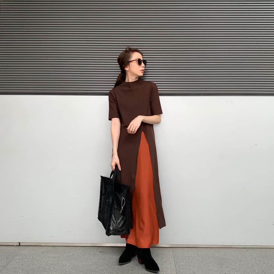 ungrid_minamiのインスタグラム：「. 明日までこのトップスセット販売してます♡柄のスカートとです！！ ウエストのラインもスッキリ見える😳👏 @ungrid_official @ungrid_staffsnap #Ungrid#アミュプラザ博多」