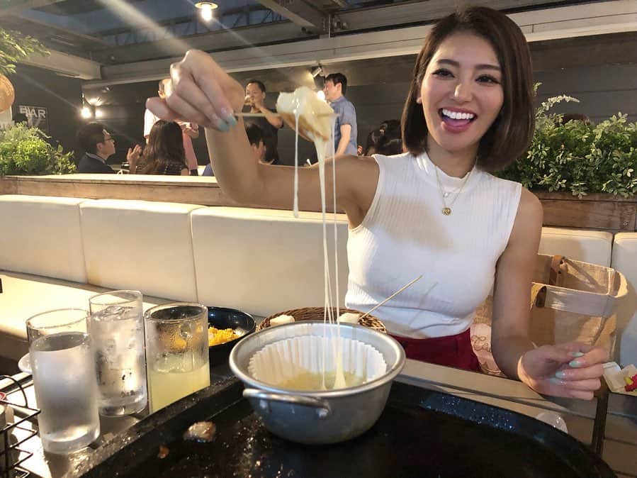 のインスタグラム：「松屋銀座のビアガーデンへ🍻 . . . チーズフォンデュ🧀もあって楽しかったし美味しかったな♡ . . 私の投稿をみて予約した方は10%OFFになるそうです😊  #ビアガーデン#バーベキュー#夏#bbq#浴衣#お肉#お酒#夏の思い出#美しくなるビアガーデン#銀座#松屋銀座#屋上」