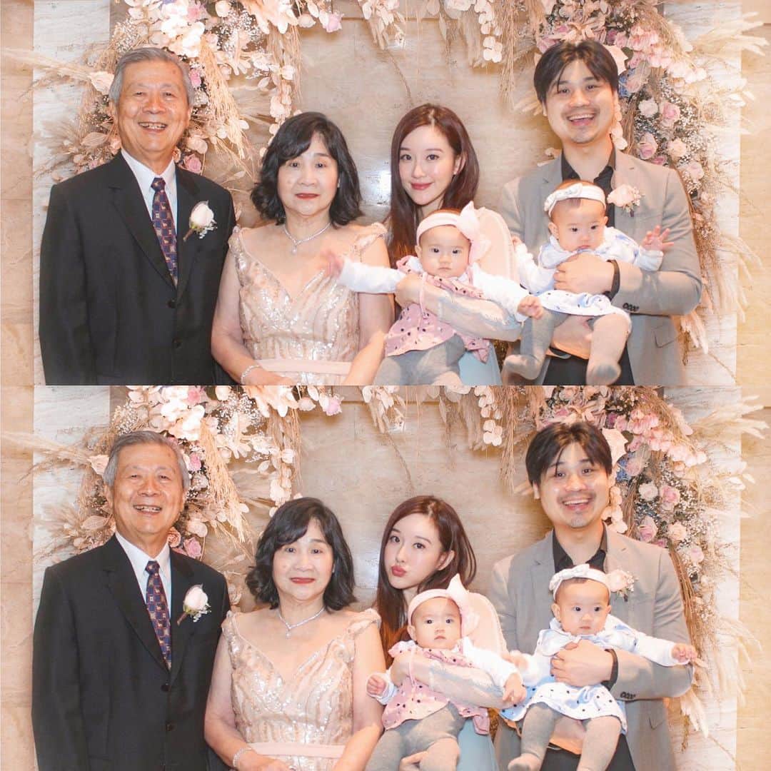ジェシカ・ヤマダのインスタグラム：「Arwen & Arya’s first wedding ever 👰🏻🤵🏻 And first photograph with Akong Ama~ 👴🏻👵🏻👨‍👩‍👧‍👧🧡✨💫 . #jessbebes #antjess #twinbabies #twinparents #twingrandparents #grandparentsoftwins #des2infinity」