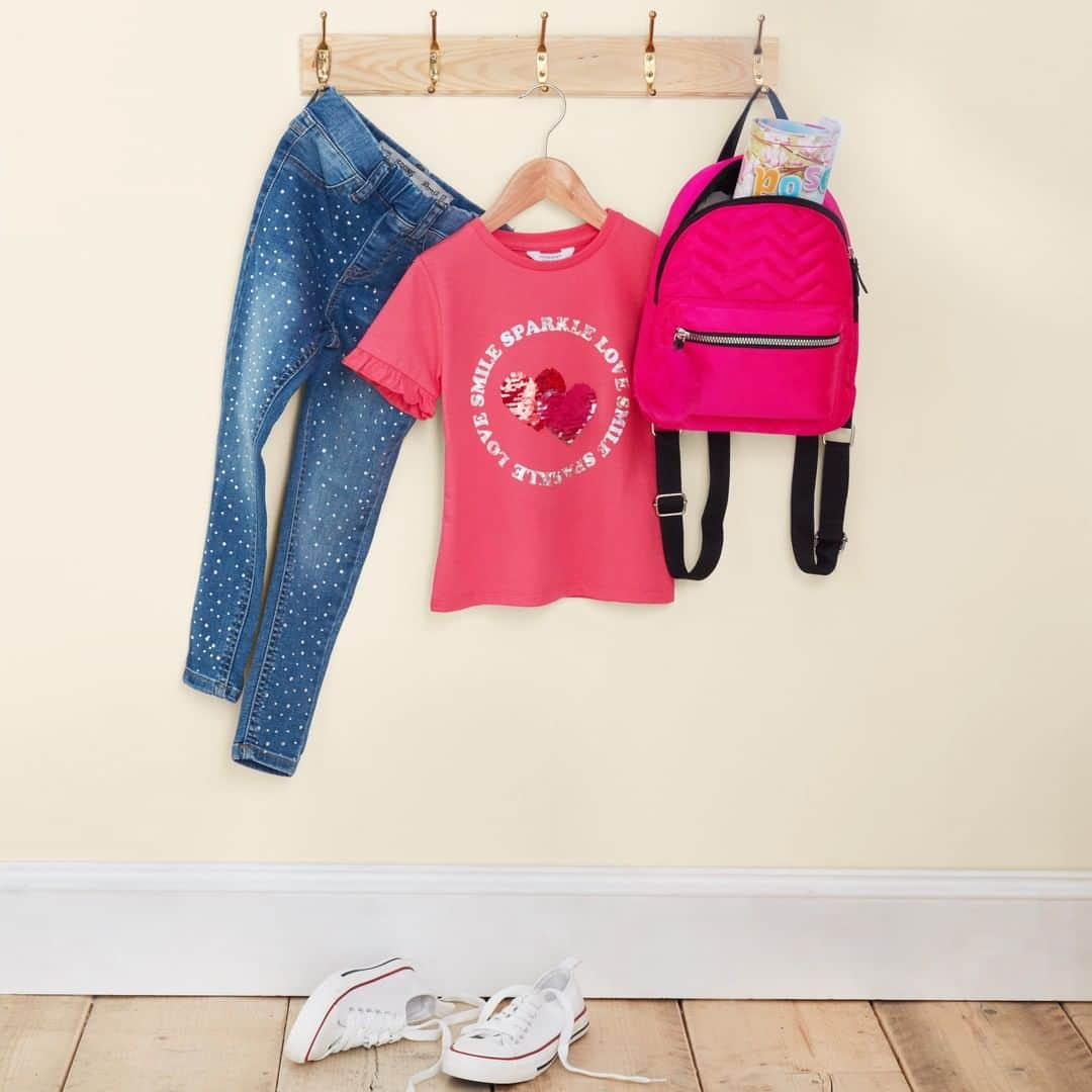 プリマークさんのインスタグラム写真 - (プリマークInstagram)「An outfit to keep them sparkling and smiling ✨ T-Shirt £5/€6/$7, Diamante Jegging £8/€11/$13 #Primark #kidswear #kidsfashion」8月31日 21時00分 - primark