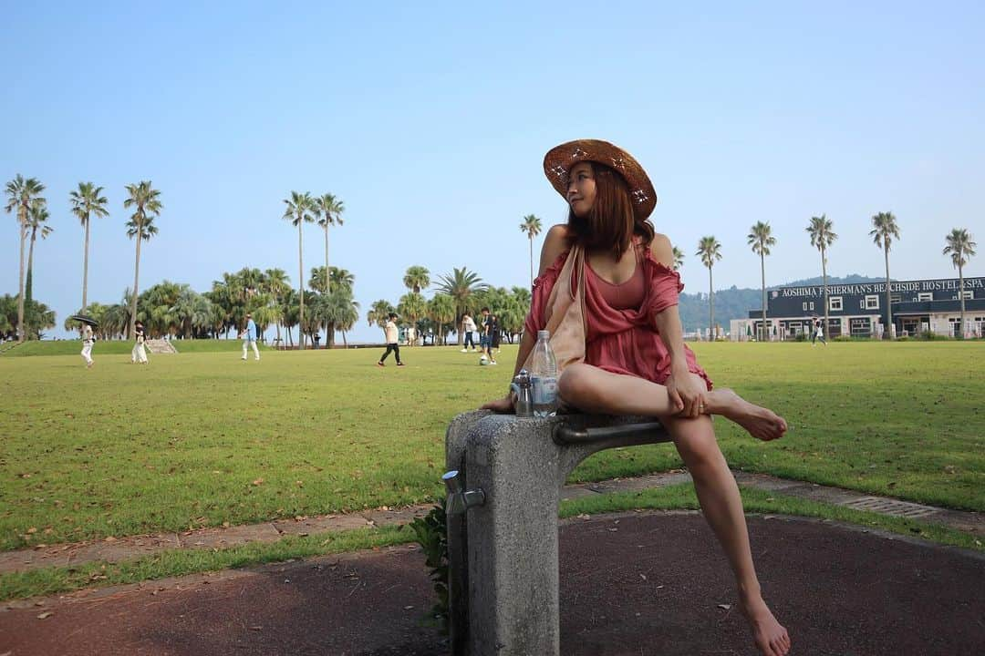 RENA さんのインスタグラム写真 - (RENA Instagram)「end of August 🌴🌊 ． 今日で８月が終わる😢 今年の夏は仕事に終わった夏だったので派手な事は出来なかったけど、なんとなく楽しくて駆け抜けたので良し👌✨ ． そんな本日は宮崎出発✈️ 最終週末は宮崎で最期の夏を感じたいと思います😋 ． 今日明日、宮崎校レッスンあります❤︎ ぜひいい汗流しに来てください☺︎ ．  @rep_miyazaki . . ⚫︎土曜日 lesson  8/31 *HipHop初級入門 17:00-18:00 *Style HipHop  18:30-20:00 ． ． ⚫︎日曜日 lesson  9/1 *JazzFunk 18:30-20:00 ． ． @ REP Performance Stage宮崎校 Tel : (0985) - 64 - 2750  Address : 宮崎県宮崎市恒 6063-1-2  r.goope.jp/repmiyazaki ． . #夏のおわり #バックパッカー #旅女 #宮崎 #ダンススクール宮崎 #ダンサー #repjapan #trip #hometown #backpacker #miyazaki #weekend」8月31日 12時05分 - rena_flare