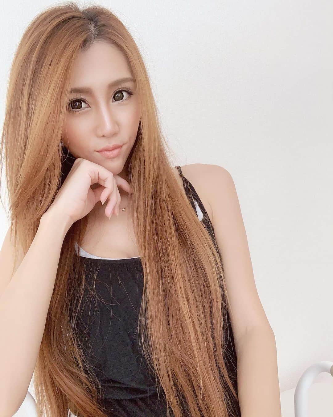 のインスタグラム：「. . 今日で8月終わりか… 夏の期間は短かったけど内容の濃い日々を 過ごせたから出会えた人に感謝🌈 環境を変えるのと新しい事に取り組むって 頭パンクするけど良い刺激になるね😎 来月は仕事やプライベートを更に充実させて 頑張ろっと🤟🏼🌈🌈 . . #シングルマザー #シンママ #シンママライフ #アラフォー #アラフォーママ #ママでも綺麗に  #ママさんと繋がりたい #パパさんと繋がりたい  #感謝 #出会いに感謝 #大切な時間 #ママライフ #lastsummer #mother #happylife #momlife  #데일리룩 #패션 #패션스타그램 #데일리코디」