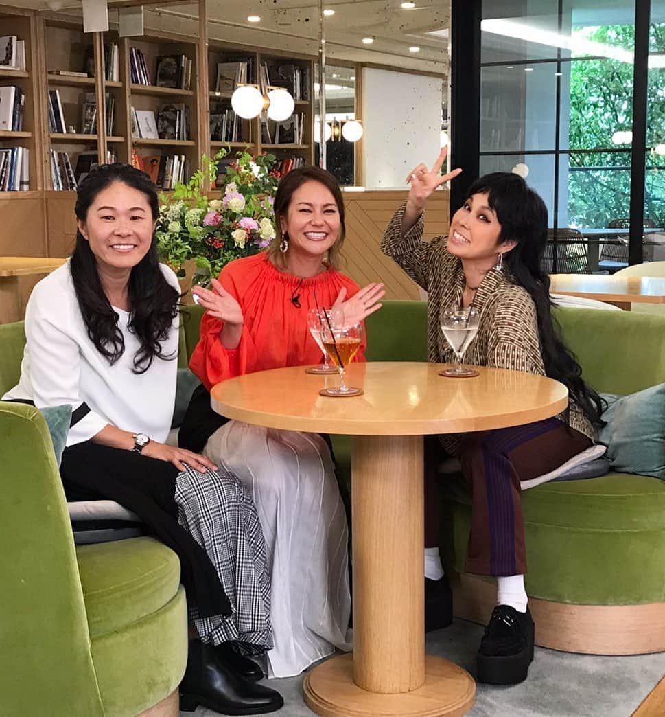 のインスタグラム：「明日フジテレビさんでオンエアーされる #ボクらの時代 に出演しています！大好きな友人の @officialai さんと、尊敬してやまない澤さんと、本当に色んなことを話しました。あまりにも沢山話したので、どこが使われたのか私も気になります。笑笑 お時間ある方は是非☺️✨ #大好きなお2人 #あれこれ話し #オンエアー見るのはいつもドキドキします 笑 I had a great talk with these legends!! It will air tomorrow morning at 7am on Fuji tv!!」