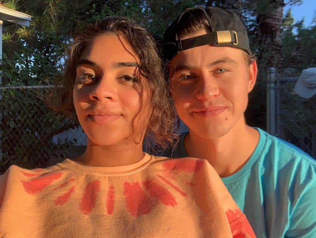 ナッシュ・グリアのインスタグラム：「✌️」