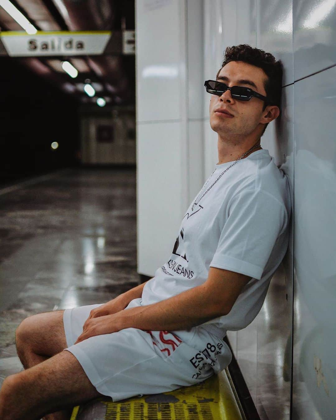 Calvin Kleinさんのインスタグラム写真 - (Calvin KleinInstagram)「Leanin' back into the long #weekend, like — show off your #CKEST1978 like @maurorja 〰️ ⠀⠀⠀⠀⠀⠀⠀⠀ ⠀⠀⠀⠀⠀⠀⠀⠀ Link in bio  3D OK Logo T-Shirt [EU, US]  Graphic Drawstring Shorts [EU]」8月31日 12時53分 - calvinklein