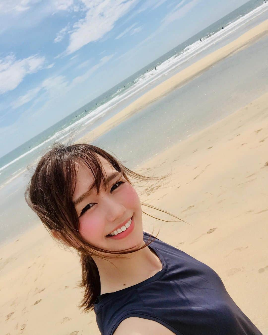 立石純子さんのインスタグラム写真 - (立石純子Instagram)「今日は朝Runからスタート！ in 千葉県御宿町🌈🌈 お天気に恵まれ、帽子も少し風があったので脱ぎ捨て(笑) 森の中からスタートしたと思ったら… ゴールにはこんな素敵なビーチがまってました😂😭感動。。。 ゆっくりLSD。11.6キロ♪  前より少しだけ、しっかり走れるようになってきました･:*+ #千葉県 #御宿 #絶景 #知らなかった #子供 #ビーチ #山 #森 #自然に包まれる  #立石純子#音楽#日本#シンガーソングライター#自然 #타테이시준코#음악#일본#피아노# #instalike #instagood #instadaily #like4lik #forest #green #beach #sky #sun」8月31日 13時34分 - junkokokotateishi