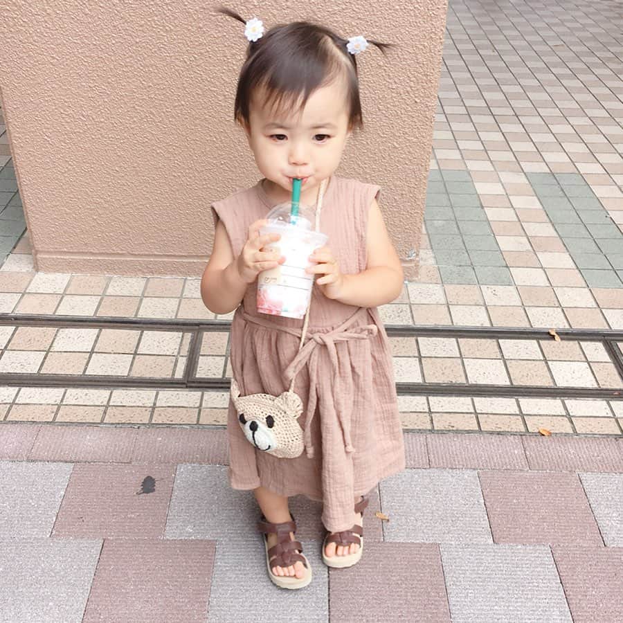 mariomi324さんのインスタグラム写真 - (mariomi324Instagram)「#ベイクドアップルピンクフラペチーノ 🍎 どっちか迷って💗 もう一つのも飲みたいなぁ💚💚💚 ＊ ＊ ＊ ＊ #スターバックス #starbucks #スタバ #スイーツ女子 #sweets #お茶の時間 #teatime #スタバ新作 #coffeetime #東京カフェ巡り #フラペチーノ #アップルフラペチーノ #1歳 #1歳10ヶ月 #babygirl #女の子ママ #ベビー服 #ベビーコーデ #キッズコーデ #kidsfashion #キッズフォト #ベビーギャップ #babygap #プティマイン #petitmain #apple #ママのご褒美」8月31日 14時01分 - mario_ym324