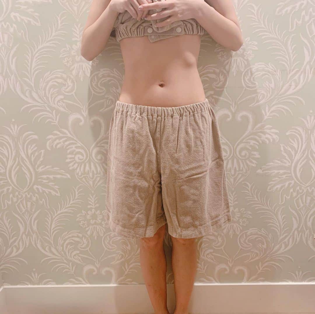 廣瀬麻伊さんのインスタグラム写真 - (廣瀬麻伊Instagram)「骨盤矯正も出来る「ボディトータルケア」とフェイシャル「エポラーシェコース」を受けてきましたぁ💓  自分ではなかなか鍛えるのが難しいインナーマッスル強化してくれるEMS・骨盤矯正・加圧の３つのマシンを２０分間同時に施術するから時短でボディケアが出来るのが嬉しい☺️ 痩身効果・代謝UP・美しい姿勢・引き締め・エイジング効果、産後のケアにもオススメみたい！脚のむくみ改善効果抜群EMSマシン装着するから全身がケア出来ます💓  終わった後すでに筋肉痛になっていて即効性を感じて、骨盤もキュッと締まって、気持ち姿勢が良くなった感じがします💓  本当にいつも ありがとうございます💓  私のインスタグラムを見て予約の方は、8月末までのキャンペーンがまだ継続で受けられるみたい！詳しくは @27cosmeginza アカウントへ  #27コスメ銀座 #インナーマッスルトレーニング  #健康体 #骨盤矯正 #全身ケア #美容 #エステ #銀座」8月31日 14時30分 - mai_hirose