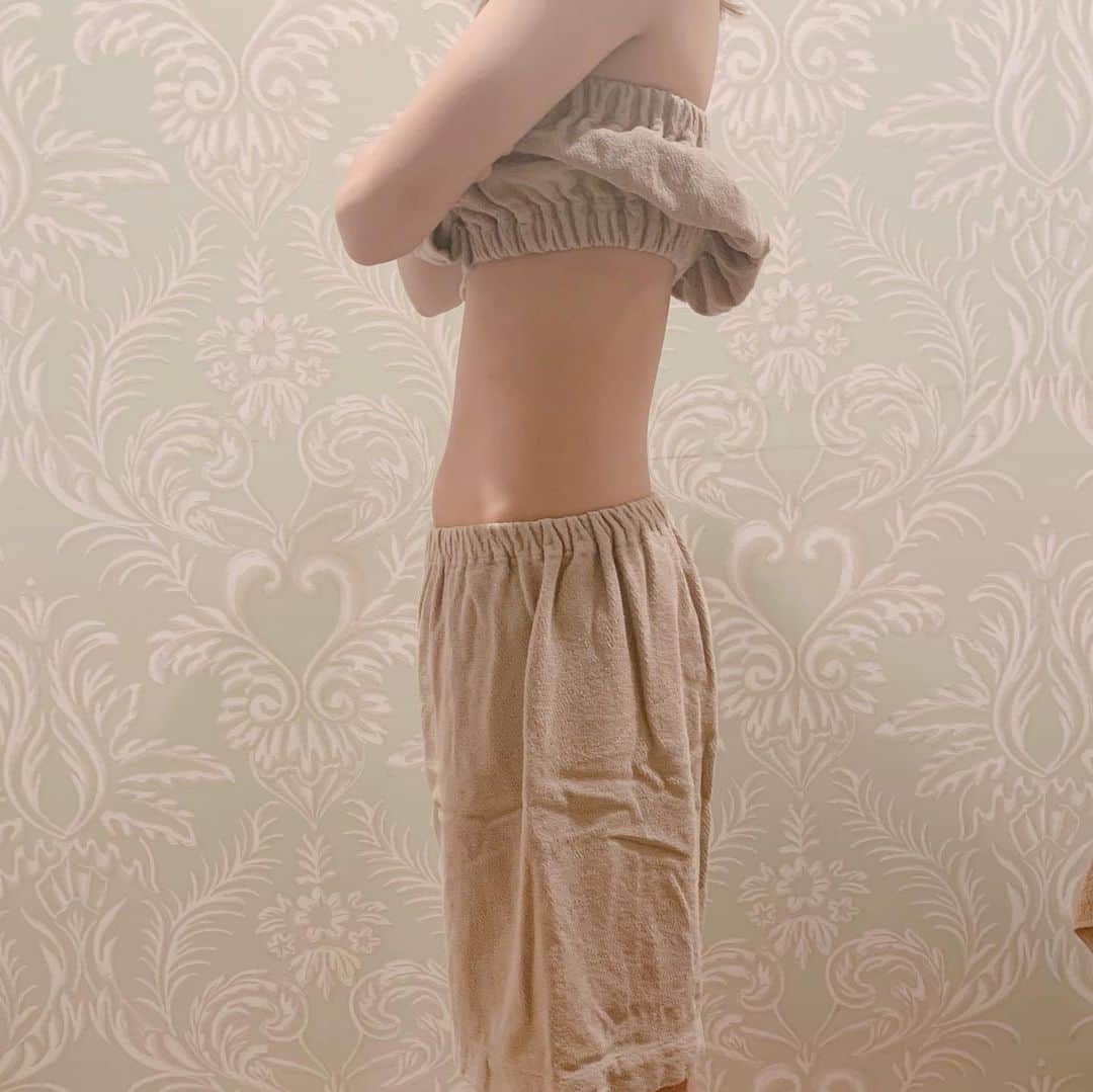 廣瀬麻伊さんのインスタグラム写真 - (廣瀬麻伊Instagram)「骨盤矯正も出来る「ボディトータルケア」とフェイシャル「エポラーシェコース」を受けてきましたぁ💓  自分ではなかなか鍛えるのが難しいインナーマッスル強化してくれるEMS・骨盤矯正・加圧の３つのマシンを２０分間同時に施術するから時短でボディケアが出来るのが嬉しい☺️ 痩身効果・代謝UP・美しい姿勢・引き締め・エイジング効果、産後のケアにもオススメみたい！脚のむくみ改善効果抜群EMSマシン装着するから全身がケア出来ます💓  終わった後すでに筋肉痛になっていて即効性を感じて、骨盤もキュッと締まって、気持ち姿勢が良くなった感じがします💓  本当にいつも ありがとうございます💓  私のインスタグラムを見て予約の方は、8月末までのキャンペーンがまだ継続で受けられるみたい！詳しくは @27cosmeginza アカウントへ  #27コスメ銀座 #インナーマッスルトレーニング  #健康体 #骨盤矯正 #全身ケア #美容 #エステ #銀座」8月31日 14時30分 - mai_hirose