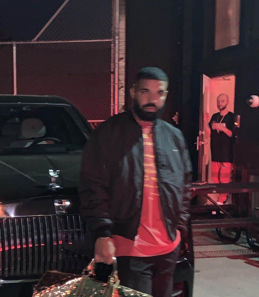 ドレイクさんのインスタグラム写真 - (ドレイクInstagram)「This just in 40 emerges from lair during sporadic photo shoot」8月31日 14時53分 - champagnepapi