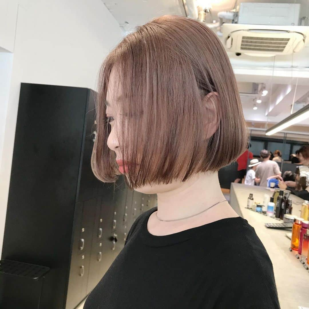 NOBU/渋谷店さんのインスタグラム写真 - (NOBU/渋谷店Instagram)「パルージュ ◉カラー剤：イノアオイルカラ－ @lorealpro . . ◉ブリーチ剤：Schwarzkopf_FIBREPLEX @schwarzkopfjapan . . ◉ケラスターゼトリートメント @kerastase_official . . @album_hair  @nobuhair 担当プロデューサーNOBU ALBUM新宿NEＷ OPEN★ NET予約は、プロフィールのURLから^ ^ 東京都新宿区新宿３-28-11 市嶋第三ビル4F  #ヘアスタイル #髪型 #ヘアセット #ヘアアレンジ #ヘアカラー #カラー #グラデーション #ハイライト #ブリーチ #ハンサムショート #サロン #レザーカット #モデル #ヘアカタログ #美容師  #美容室 #撮影 #fashion #instafashion #hm #zara #forever21  #uniqlo #gu #bob #updo #haircolor #longhair #hairstyle」8月31日 15時02分 - nobuhair