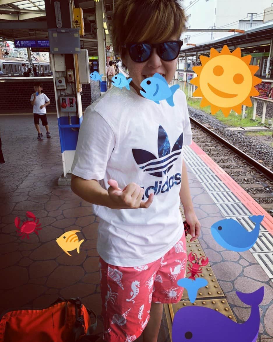 小野崎玲皇のインスタグラム：「チャラれおた🦁 海行った時の🏝海パン可愛いだろう🦁」