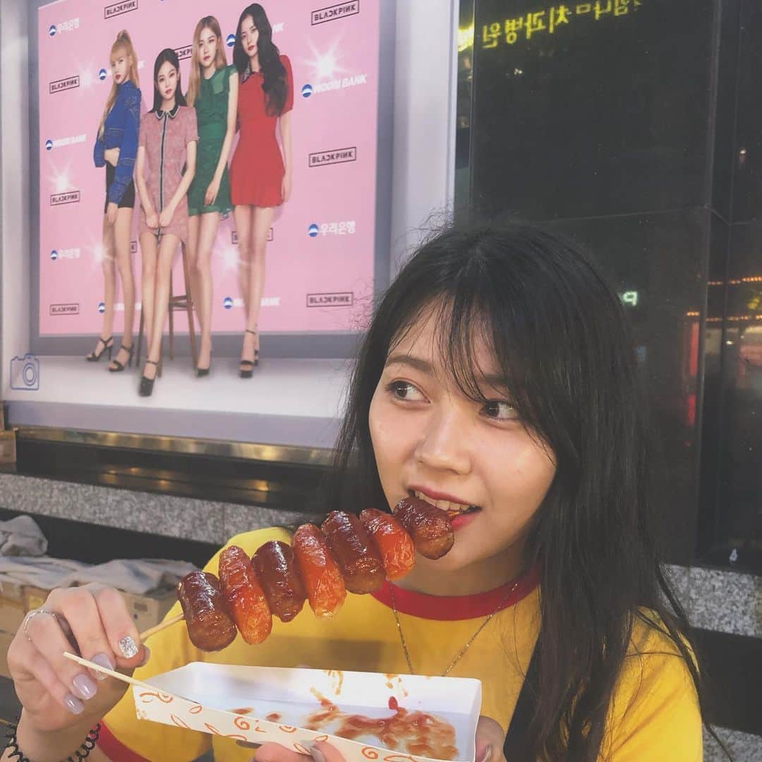 のインスタグラム：「大好きな소떡💜ソトク！ ソーセージとトッポギだよ〜 . これだけでお腹いっぱいになるくらいボリュームあるww . #소떡 #먹스타그램 #yuisa #erg」