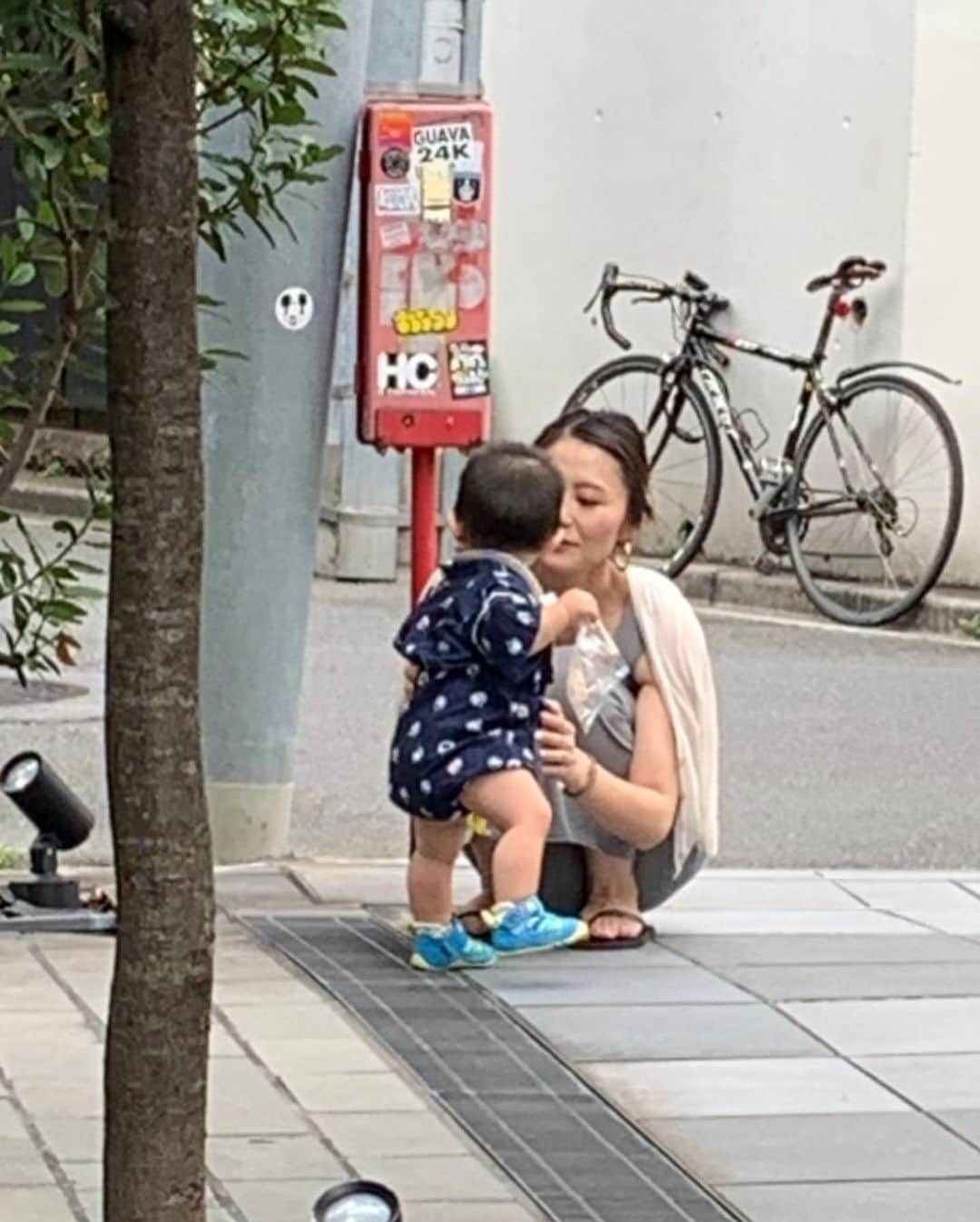 高橋みゆきさんのインスタグラム写真 - (高橋みゆきInstagram)「色ちゃん&あーちゃん❣️シッターしてくれました👶💕お外でたくさん遊んでくれてありがとう🙏 #シッター #心ノ祐 #汗だくなって遊びました #ありがとう #表参道」8月31日 15時19分 - shin_miyukichi