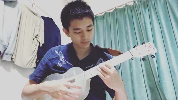 のインスタグラム：「Norah Jones-Don't know why  #ウクレレ #ソロウクレレ #ukulele #dontknowwhy  #曲はおしゃれ #弾いてるやつがださい #弾いてるやつの部屋もださい #outdoorukulele」