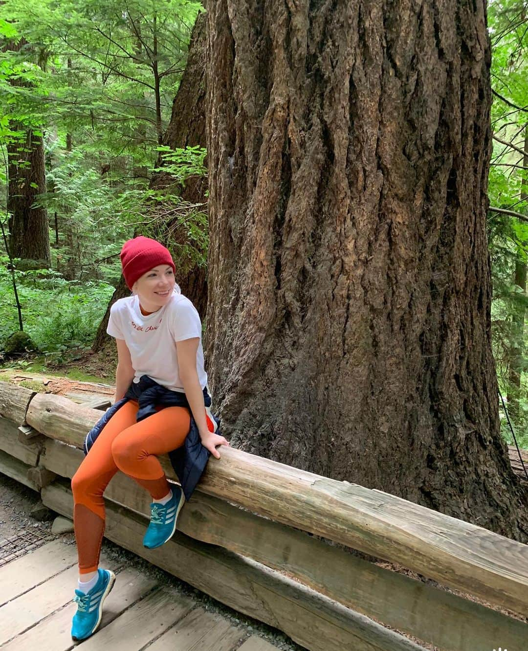 カーリー・レイ・ジェプセンさんのインスタグラム写真 - (カーリー・レイ・ジェプセンInstagram)「Spent the day in the woods with my folks and I feel fine.」8月31日 15時33分 - carlyraejepsen