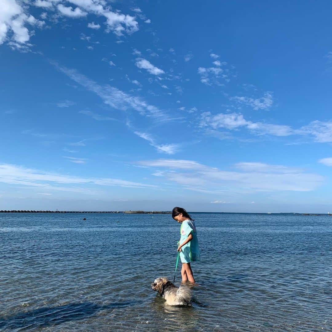 吉村美紀のインスタグラム：「夏休み最終日、久しぶりのカネヨ食堂へ^_^ #夏休み終わり〜 #海」
