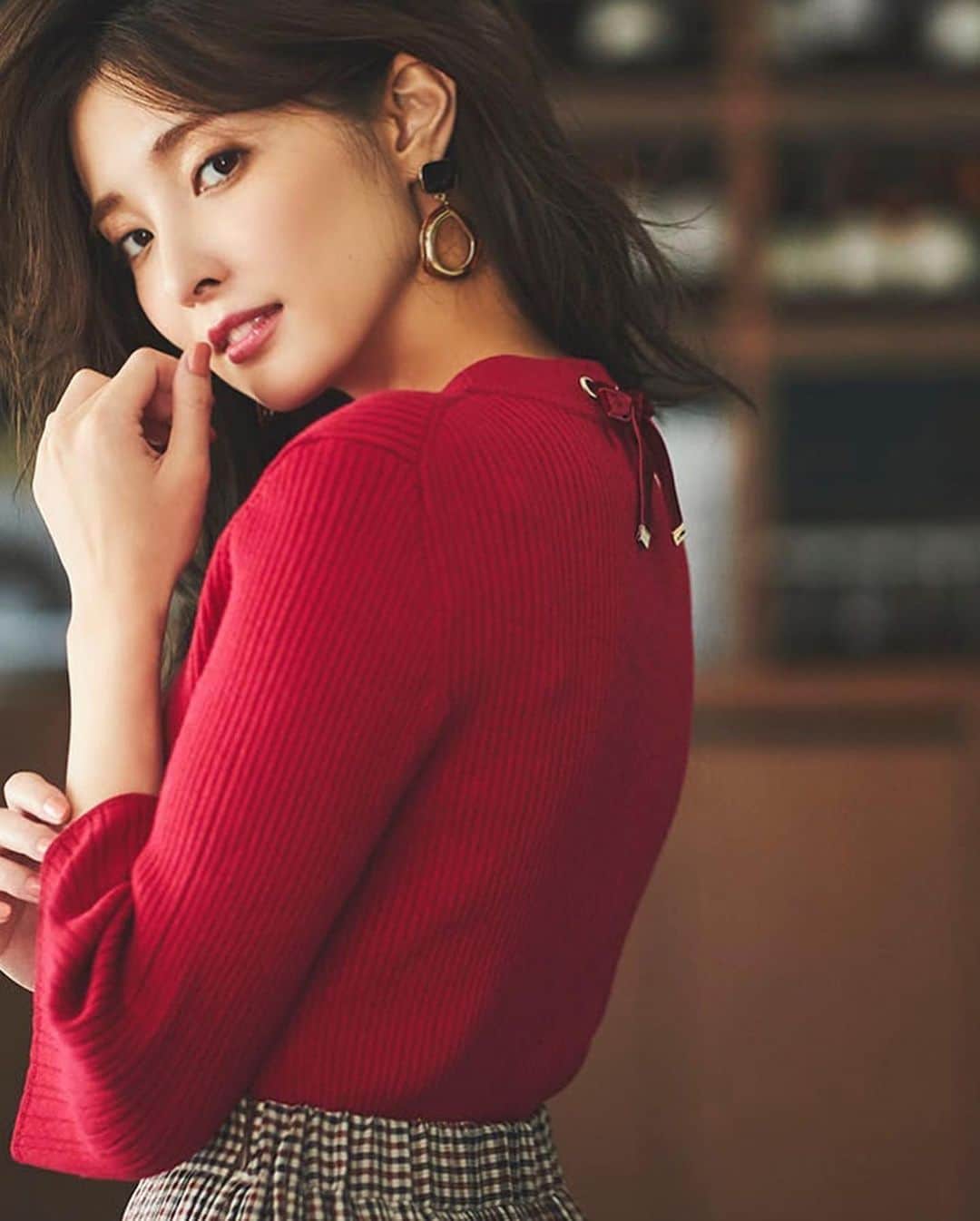 大石絵理のインスタグラム：「@proportionbodydressing LOOKBOOK💃🌹❤️ このスカート、プリーツが細かくてかわいかった🥰」