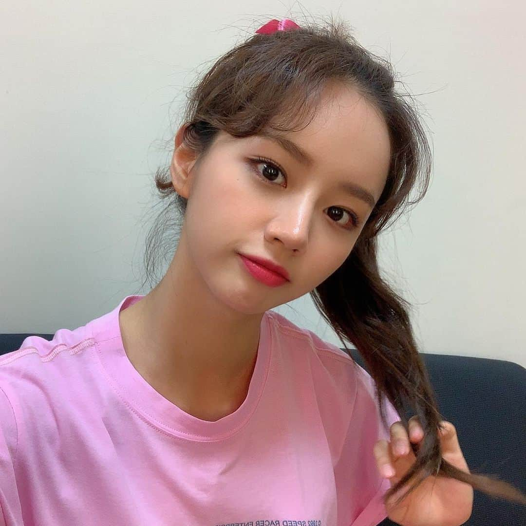 ヘリ さんのインスタグラム写真 - (ヘリ Instagram)「토요일이라구요💐」8月31日 15時58分 - hyeri_0609