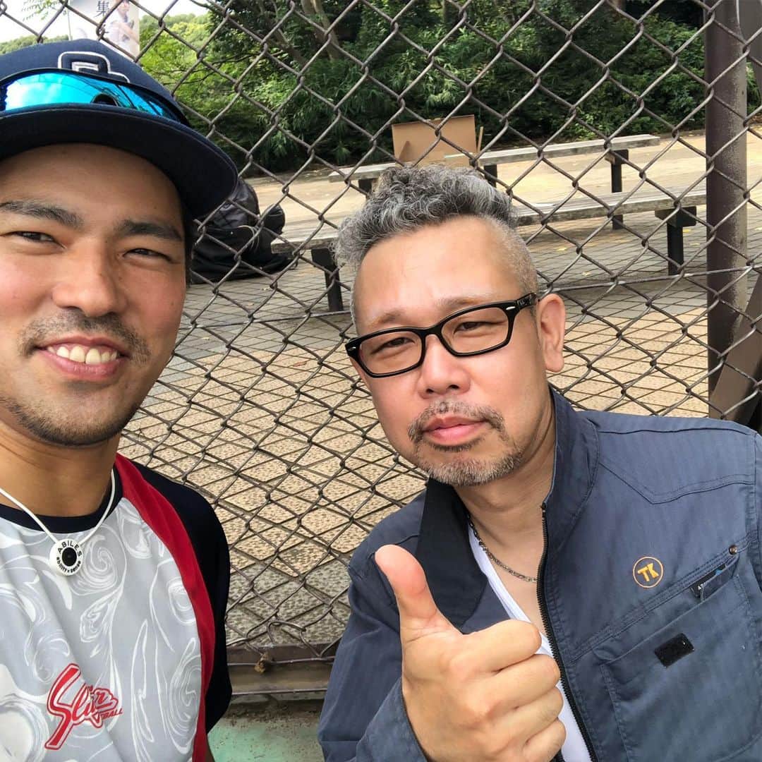 のインスタグラム：「ミスターコントロールを決める野球イベントに投げれない私はMCで参加。  関東予選は天晴メンバーの田上、カイセイ、椿も参加して盛り上げてくれましたー！  試合をすると9人集めないといけないハードルがあるが、コントロールキングやロンティーキングは1人で参加できるから世代、性別問わず皆んなが楽しめるから素晴らしいな！  #コントロールキング #野球ギア開発マン #豊里金属 #軟式野球 #ZETT #集え精密機械 #2名の野球女子が参加」
