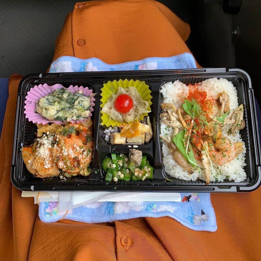 のインスタグラム：「移動飯🍱 ・ ・ #移動中 #ロケ弁 #移動飯 #ドラマ #撮影」