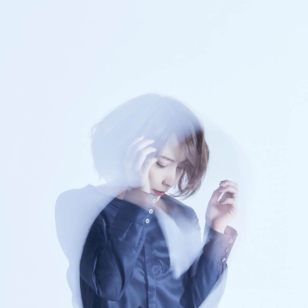 藍井エイルさんのインスタグラム写真 - (藍井エイルInstagram)「New Single「月を追う真夜中」8.28 Release . . 『voyage』 . 君と同化して　どうかしそうな 心を　どうか　言葉にね　詰め込んで 今夜　君に　届けたい . . . #藍井エイル #eiraoi #newsingle #release #月を追う真夜中 #グランベルム #anime #lyric #voyage #クロスロゴス #ヒトリトヒトリ」8月31日 16時10分 - aoieir