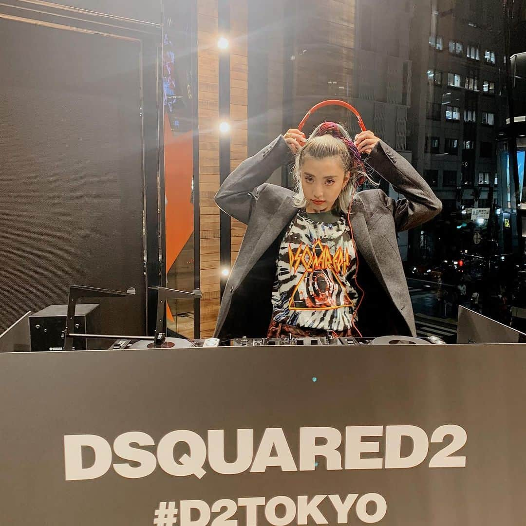 植野有砂さんのインスタグラム写真 - (植野有砂Instagram)「Thank you for having me @dsquared2 Ginza 🎧❤️wearing @dsquared2 head to toe 💓昨晩は銀座ディースクエアードでDJしました❣️🐛全身ディースクエアードの服😊 #d2tokyo」8月31日 16時11分 - alisaueno