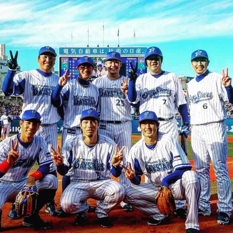 多村仁志さんのインスタグラム写真 - (多村仁志Instagram)「#⚾️ 翔、9年間の現役生活お疲れ様👏🏻👏🏻👏🏻 ・ 正直、まだまだ現役でのプレーを観たかった気もするが… ・ ネクストステージでの活躍を期待しています👍🏻 ・ #これからもよろしく #後輩 @shoshoshonosho.4 #荒波翔 #4 #6 #横浜高校 #横浜DeNAベイスターズ #Sultanes」8月31日 16時43分 - hit_tamu