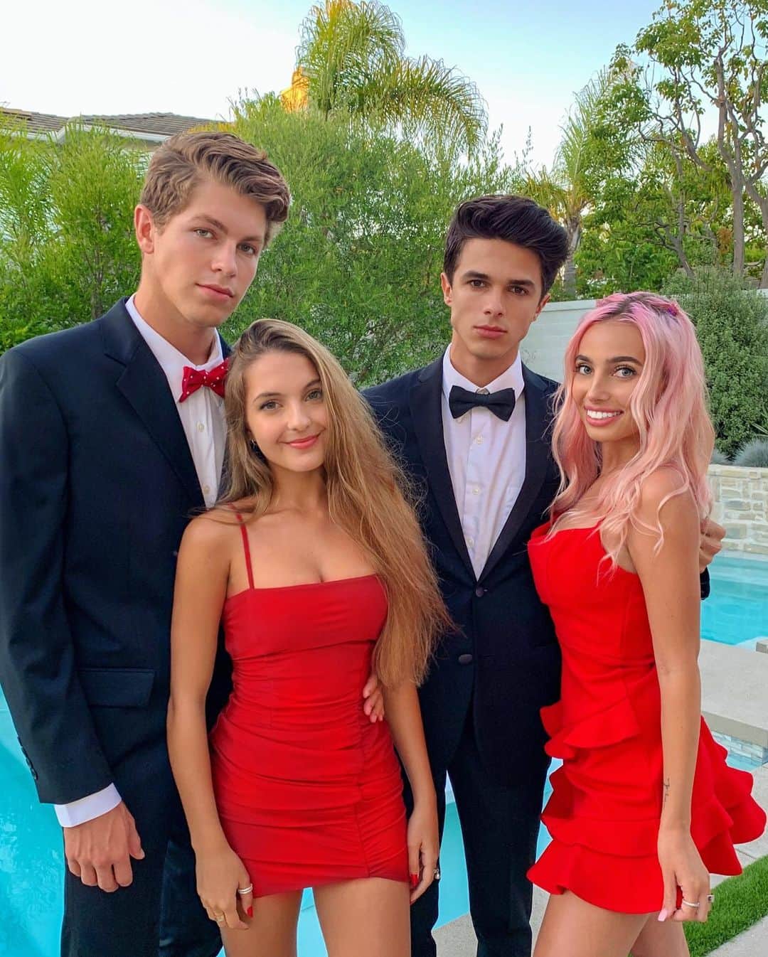 Brent Riveraのインスタグラム：「Black or red ?🖤❤️」