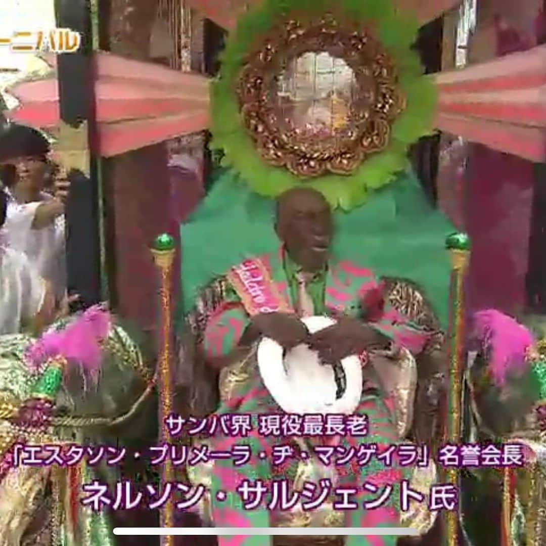 シモネのインスタグラム：「これは泣けるわ💚💜 #浅草サンバカーニバル #浅草サンバカーニバル2019 #nelsonsargento #mangueira」