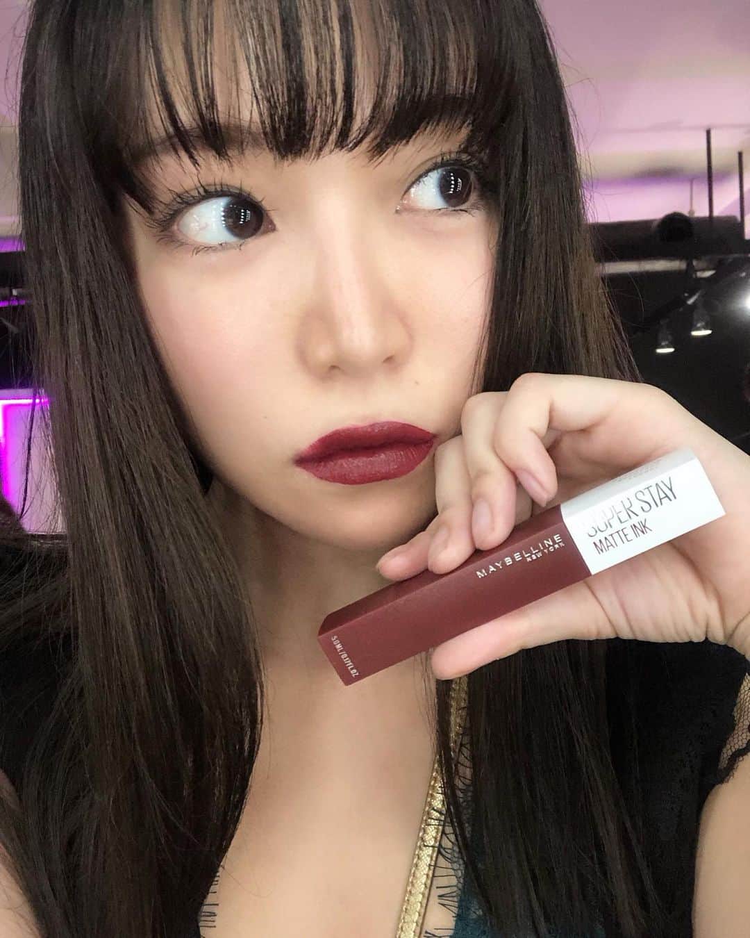 DJ mariennuのインスタグラム：「世界三大ファッションウィークの１つであるNew York Fashion Weekが体験できるメイベリンハウスのイベントへお邪魔してきました💄 大人っぽい秋色が気に入った😍💋 とりあえずリップ塗るのが下手くそなマリエンヌの動画が二個目にあるので見てみてね😂 写真と動画は foodieアプリで撮ってるよん🎵  #maybeline #mnyfashionweek」