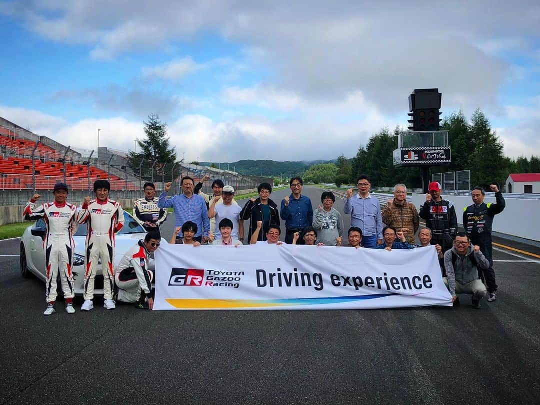 井口卓人さんのインスタグラム写真 - (井口卓人Instagram)「TOYOTA GAZOO Racing Driving experience program2 十勝スピードウェイも事故も無く終了しました‼️午後からは晴れてくれて、ドライコンディションで先導走行とサーキットタクシーを行えました😄参加者の皆さんも明るくて、良い雰囲気で楽しかったです😊」8月31日 17時52分 - takutoiguchi