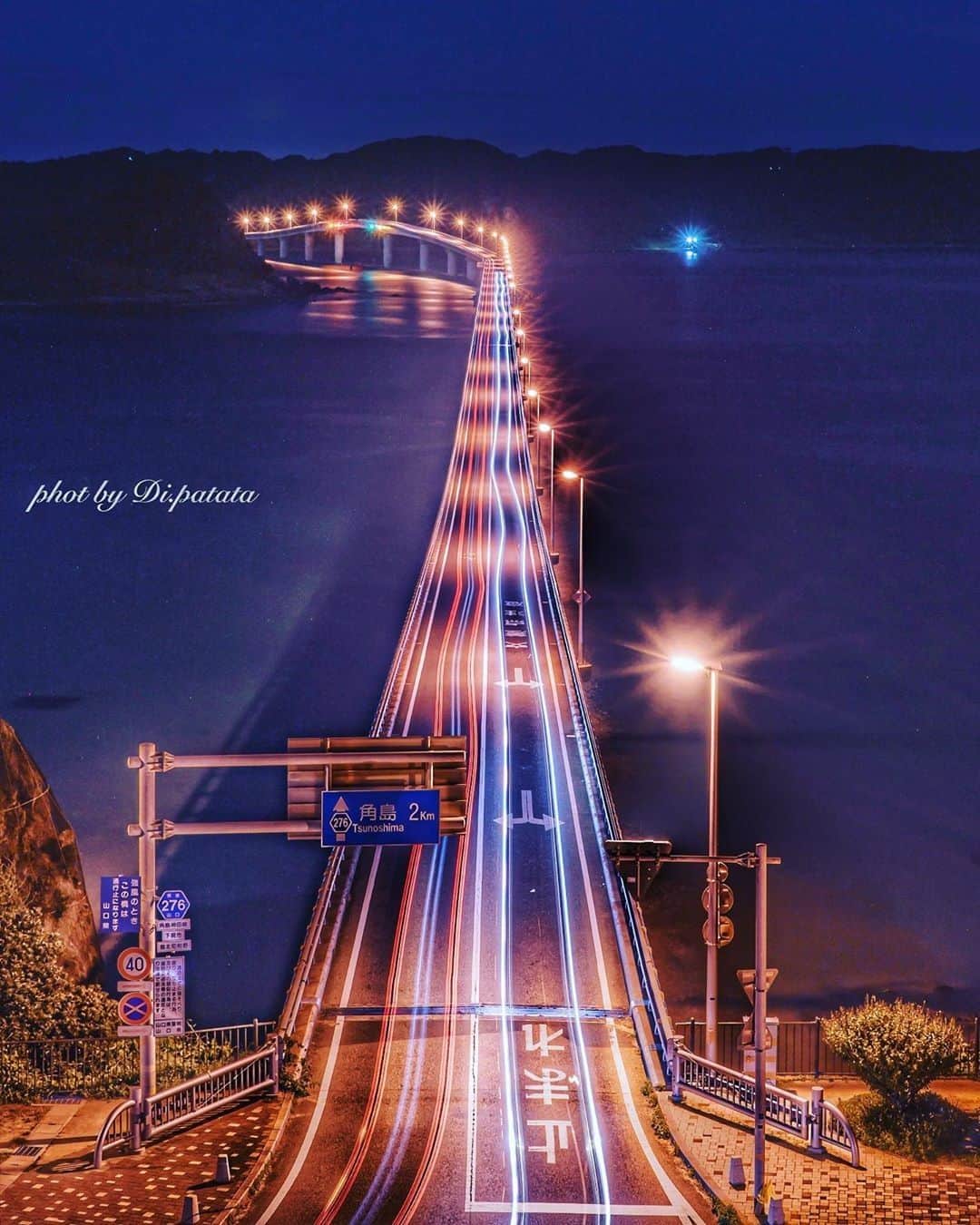 楽天トラベル さんのインスタグラム写真 - (楽天トラベル Instagram)「*** #山口県 #角島大橋 エメラルドグリーンの海にかかる角島大橋が有名ですが、こちらは夜の一枚。 ライトが海上に道を作っているようで幻想的です。 . @di.patata_ さん 素敵なお写真の提供ありがとうございました💓 . ************************ 旅先で撮った素敵な写真に #rakutentravel を付けてシェアしてね♪ 厳選してこのアカウントで紹介させていただきます！ ************************ . #楽天トラベル #旅 #旅行 #旅に出よう #旅行好きな人と繋がりたい #日本 #일본 #rakutentravel #travel #trip #japan #instagramjapan #IG_JAPAN #japantrip #lovetraveling #summervacation #yamaguchi」8月31日 18時00分 - rakutentravel