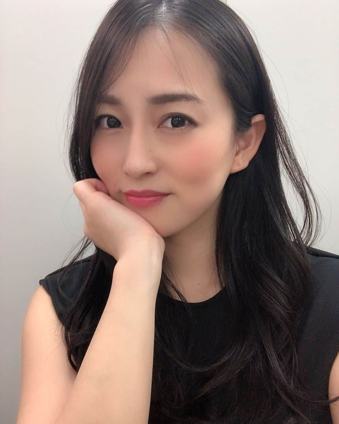 薄井しお里さんのインスタグラム写真 - (薄井しお里Instagram)「はなまる撮影会ありがとうございました❤️ 遠方からも、近隣からもありがとう❤️ お土産もありがとう✨🌞 お土産に埋もれる私💕 ・ #はなまる撮影会 #撮影会 #グラビア  2ndDVDのタイトルが決まりました！ 10月20日発売、「恋愛予報」 お楽しみに💕」8月31日 18時00分 - shiori.uuu