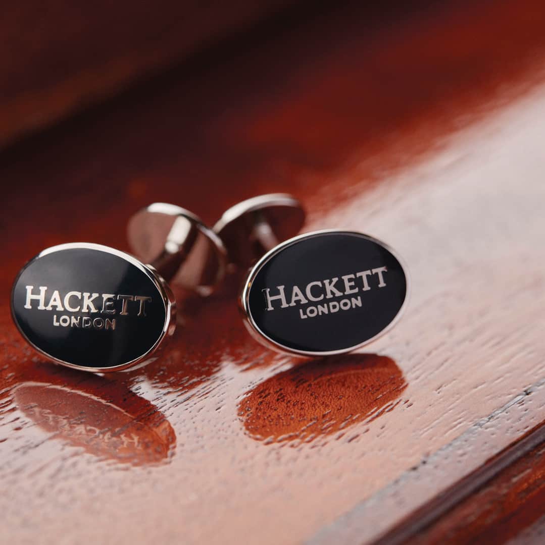 ハケットさんのインスタグラム写真 - (ハケットInstagram)「Let your accessories do the talking: cufflinks are the perfect way to subtly raise the bar and help your outfit speak volumes. Explore our selection, from the subtle to the standout. #Hackett #Accessories #Cufflinks」8月31日 18時00分 - hackettlondon