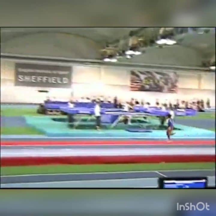 アシャ・フィリップのインスタグラム：「Wow....To think that's me doing all these somersaults years ago 😅 I'm thankful for the journey🙏🏾💪🏾🎉 . . #Throwback #Trampoline #Memories #TheMarathonContinues #MoreLife」