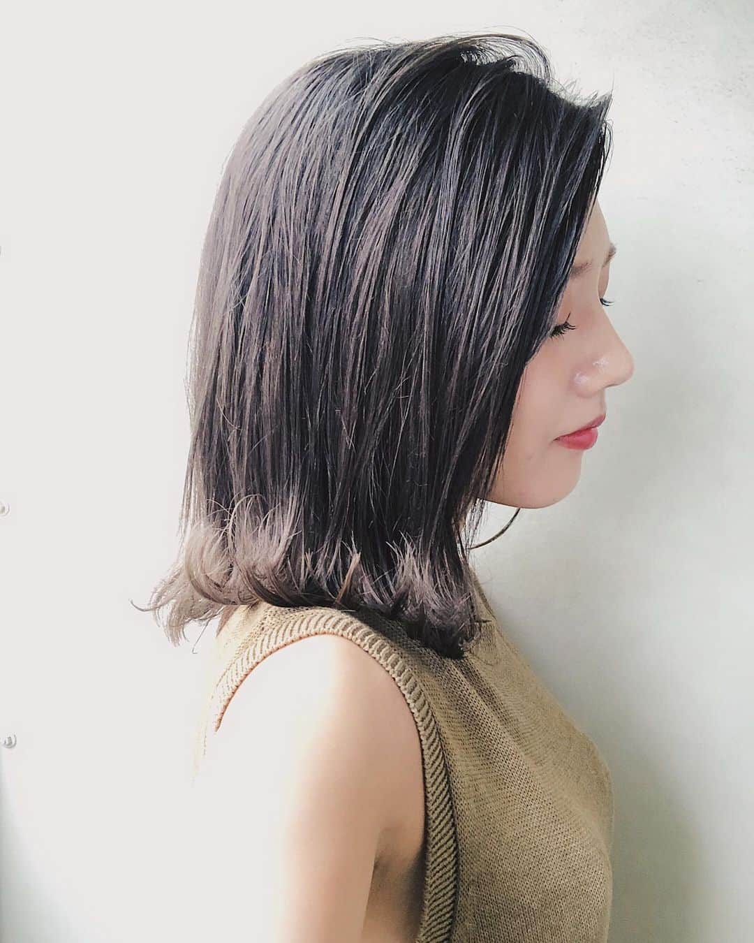 春田麻緒さんのインスタグラム写真 - (春田麻緒Instagram)「ㅤㅤㅤㅤㅤㅤㅤㅤㅤㅤㅤㅤㅤ 夏が終わるので髪暗くした🐻❤️ ㅤㅤㅤㅤㅤㅤㅤㅤㅤㅤㅤㅤㅤ 写真だと分かりづらいけどグラデーションになってるよ🤗 髪もーちょっと切ろうかなあ🤔 ㅤㅤㅤㅤㅤㅤㅤㅤㅤㅤㅤㅤㅤ @keitaro.n 今回もいい感じにしてくれてありがとお🥰 ㅤㅤㅤㅤㅤㅤㅤㅤㅤㅤㅤㅤㅤ #rojii  #fukuoka  #haircolor」8月31日 18時46分 - mao_haruta