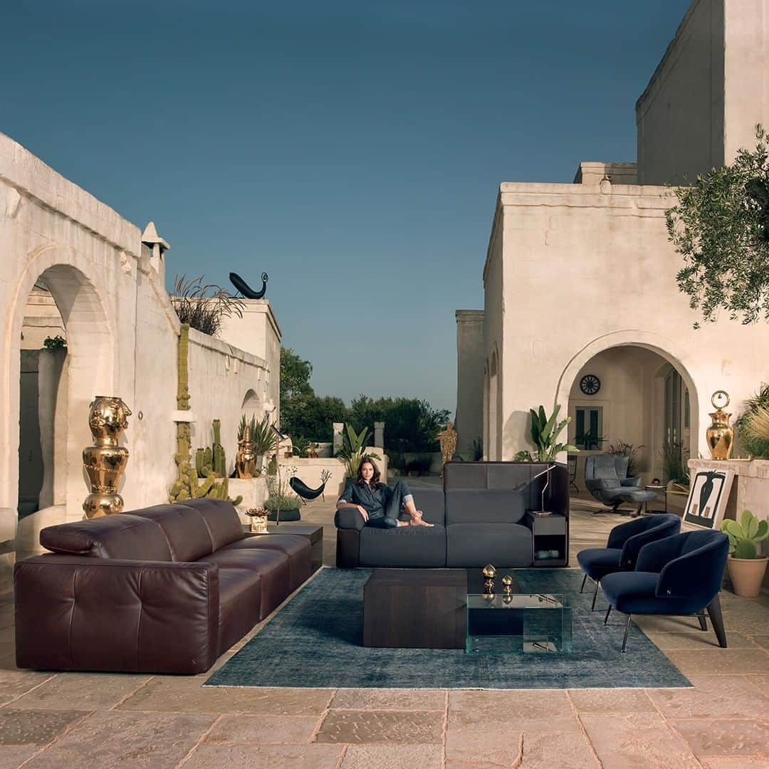 Natuzzi Officialさんのインスタグラム写真 - (Natuzzi OfficialInstagram)「A timeless and refined design distinguishes our Colosseo sofa. Its seating system blended with open elements for countless combinations and ultimate comfort. #Natuzzi #NatuzziItalia #comfort #elegance #design #lifestyle #style #furniture #homefurniture #madeinitaly #living #interiordesign #decor #furnituredesign #homedesign #inspiration #interior #instadesign #designlovers #italianstyle #homedecor #lovedesign #designers #designer」8月31日 19時00分 - natuzzi