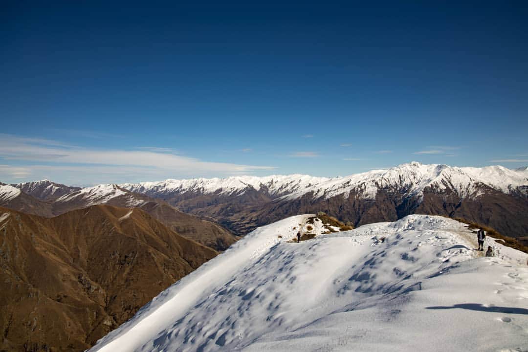ケイト・キャンベルさんのインスタグラム写真 - (ケイト・キャンベルInstagram)「You could say this holiday is peaking 😛...some snaps from Roy's Peak hike, 16km return, 1200m of elevation and 100% worth it! #themviews #hiking #newzealand」8月31日 19時02分 - cate_campbell