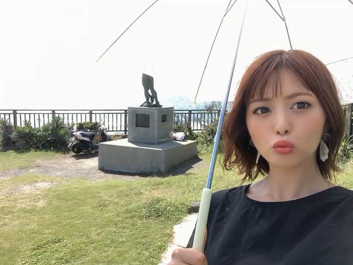 のインスタグラム：「今日はsmoothフォトセミナーのモデル🐾 久しぶりのロケ撮影だったけど、やっぱり季節感あるし素敵な写真が撮れるね🥺💓 参加してくださった皆さんありがとうございました❤️ 髪の毛はセットしたけどすぐお亡くなりになりました😂 . .  #smooth撮影会 #フォトセミナー #モデル #ロケ撮影 #海 #鎌倉」